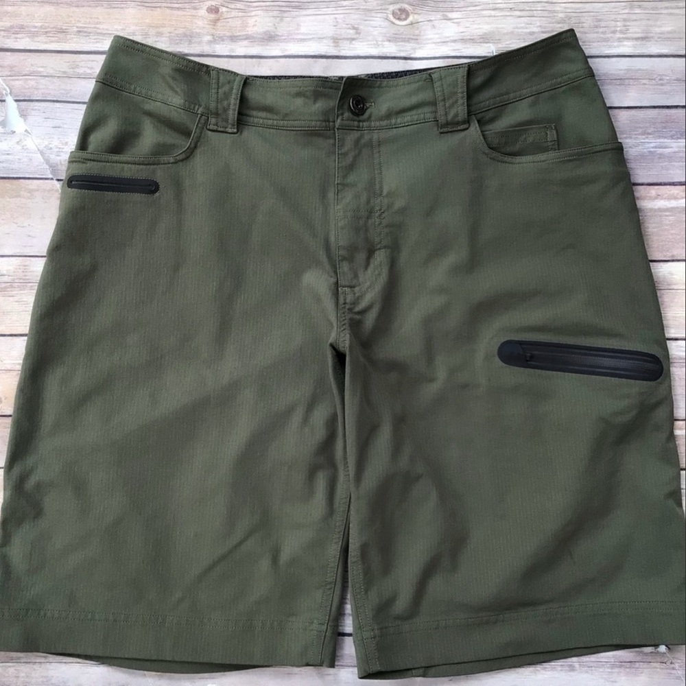 Lululemon Men’s Commuter Shorts 38